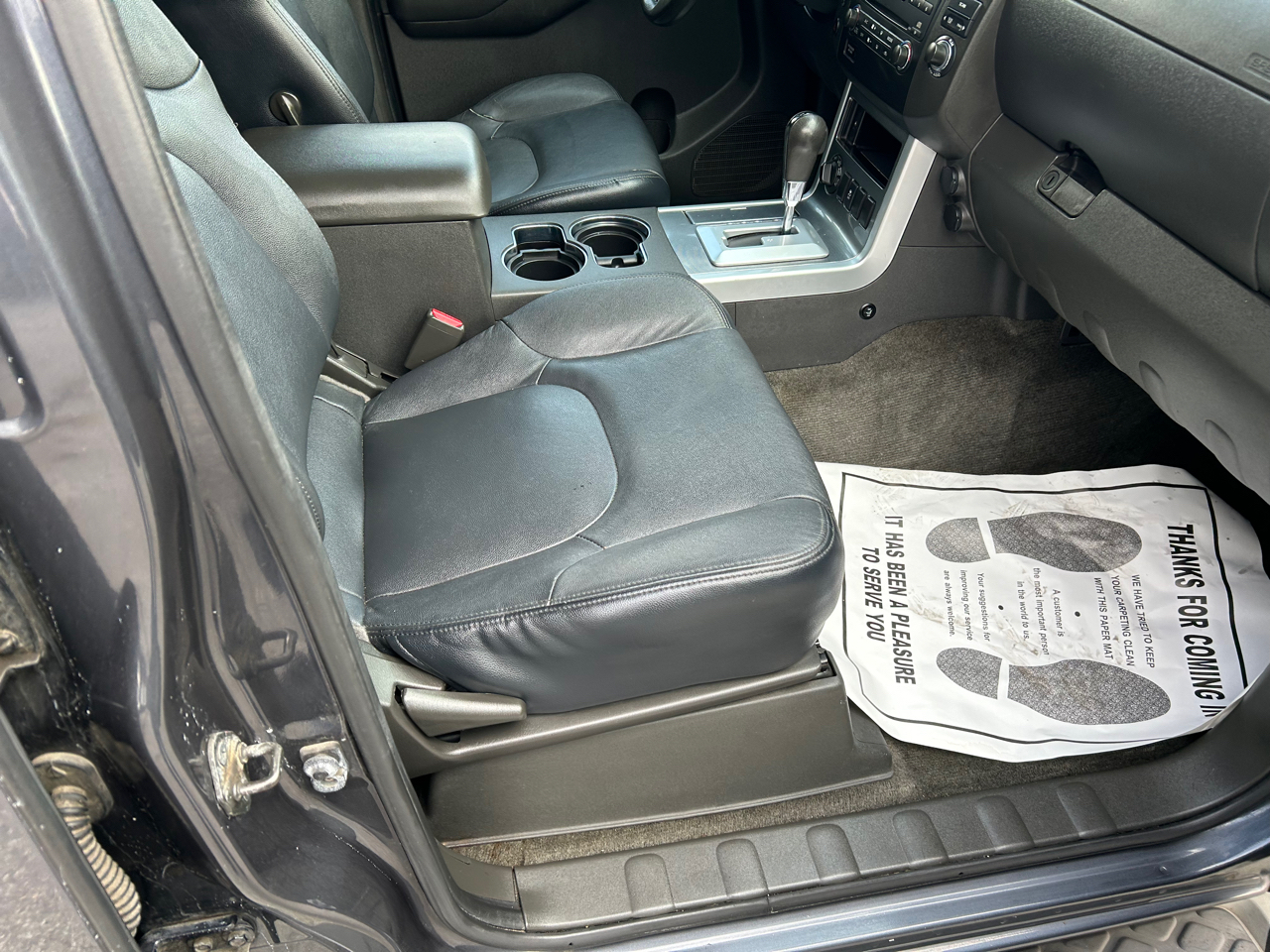 Nissan Pathfinder LE 4WD 2012