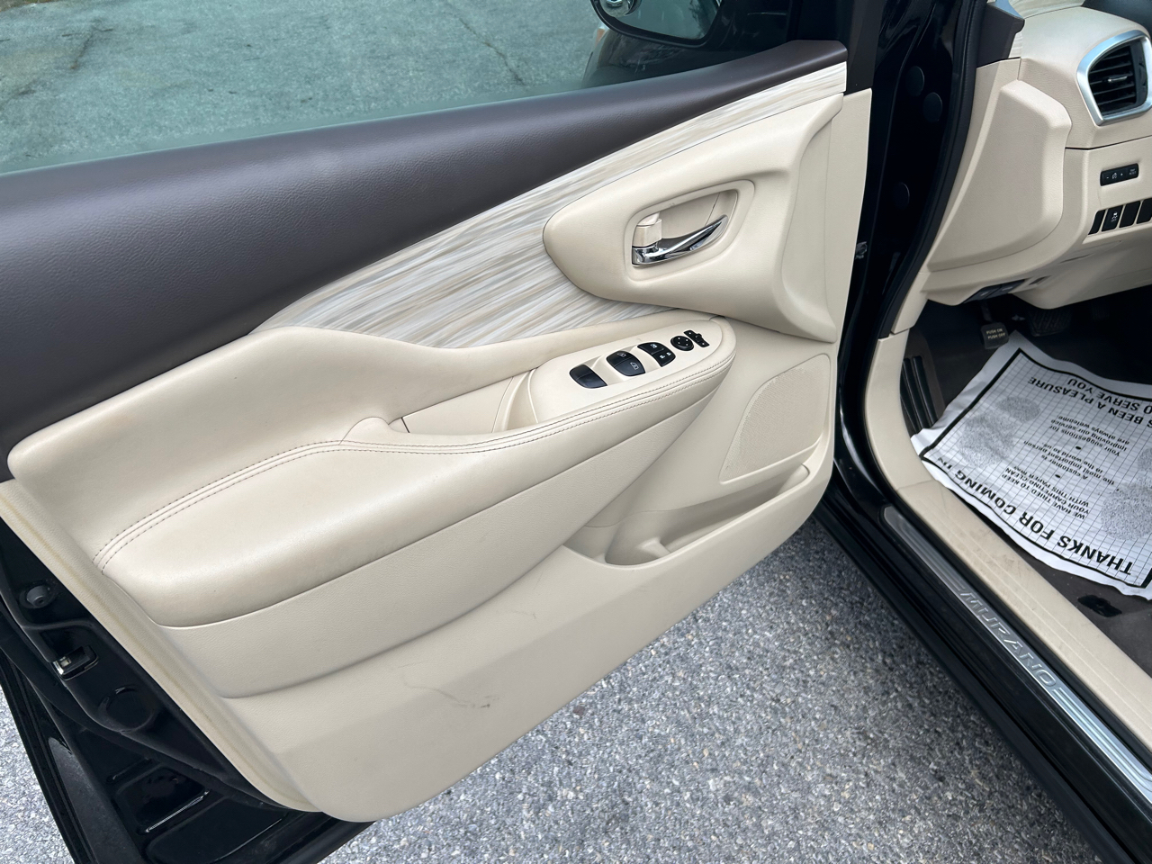 2016 Nissan Murano SV photo 3