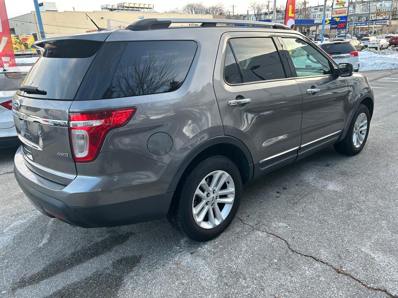 Ford Explorer XLT 4WD 2012