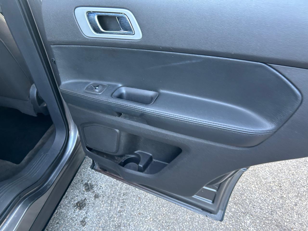 Ford Explorer XLT 4WD 2012