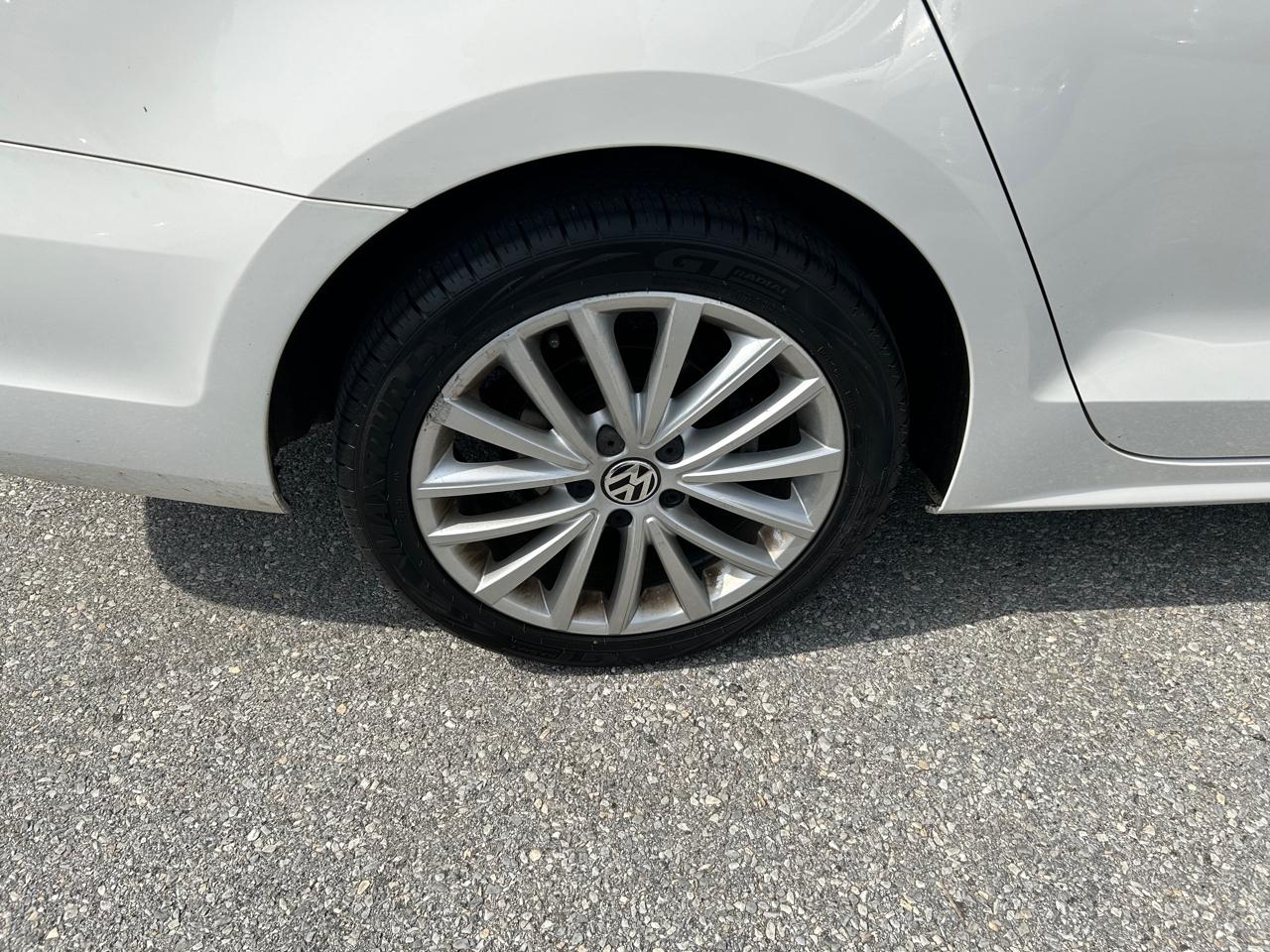 Volkswagen Jetta SEL PZEV 2012