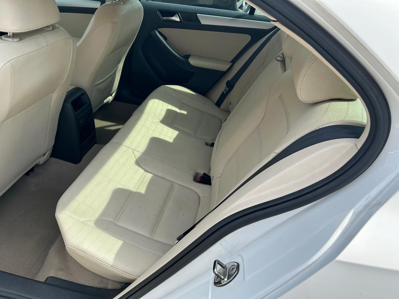 Volkswagen Jetta SEL PZEV 2012