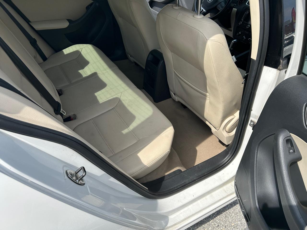 Volkswagen Jetta SEL PZEV 2012