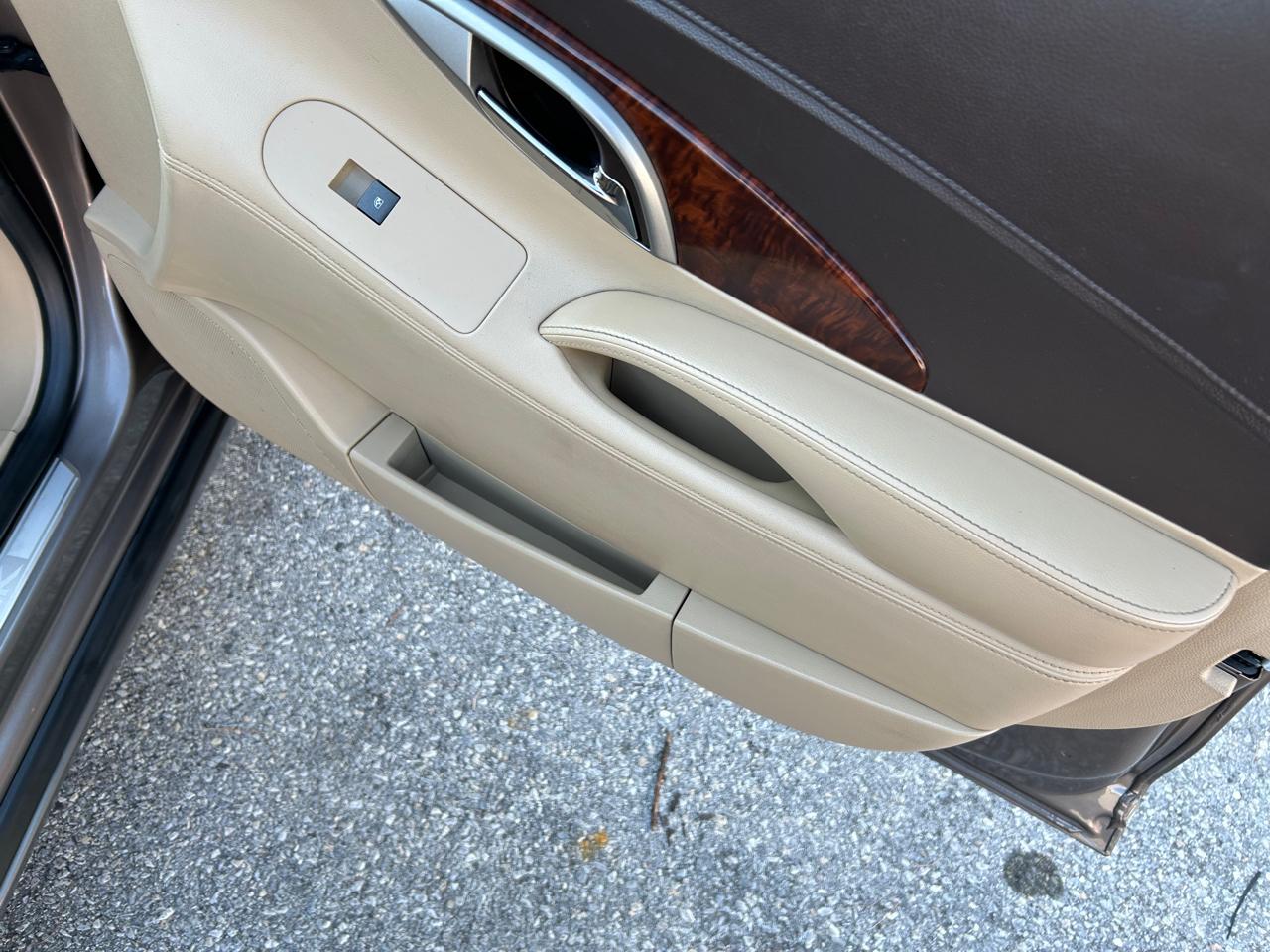 Buick LaCrosse CXL AWD 2011
