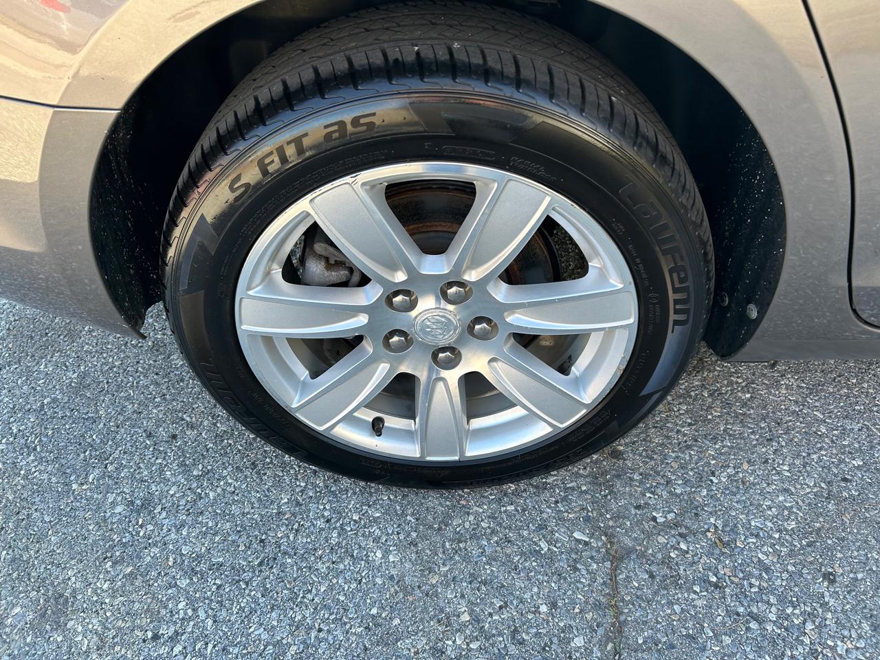 Buick LaCrosse CXL AWD 2011