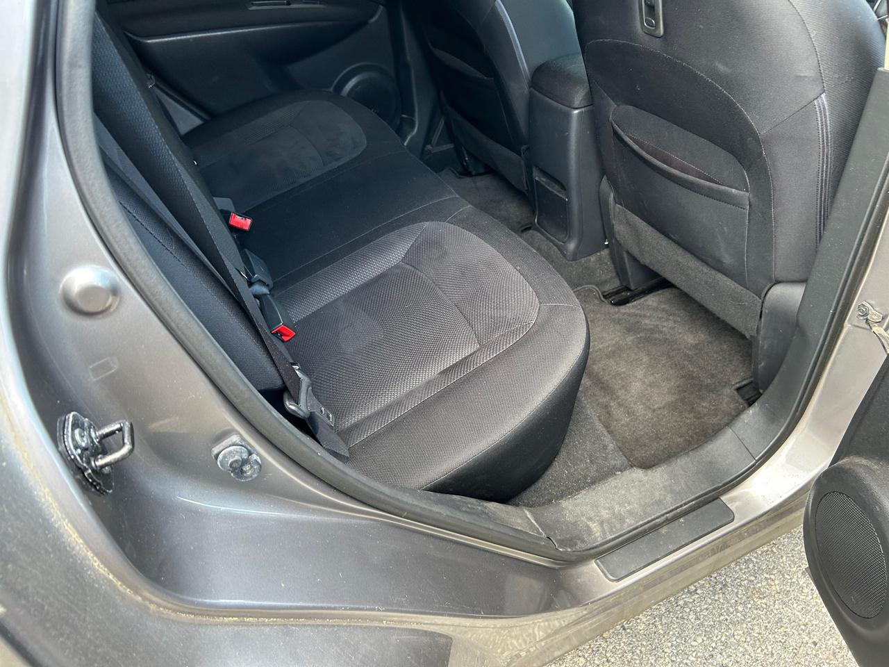 Nissan Rogue S AWD 2012
