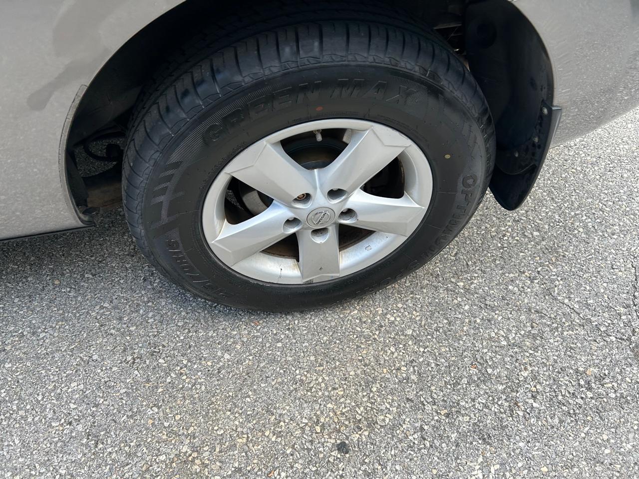 Nissan Rogue S AWD 2012