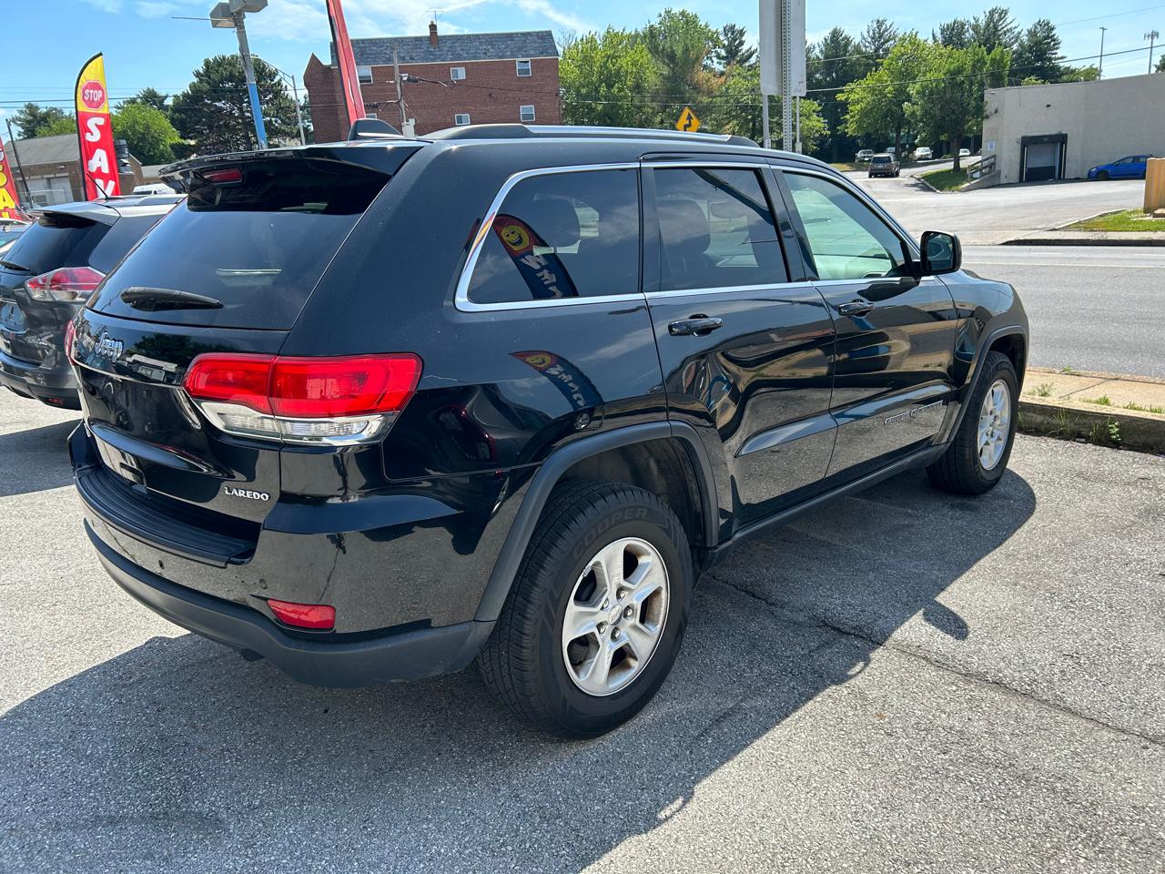 Jeep Grand Cherokee Laredo 4WD 2017