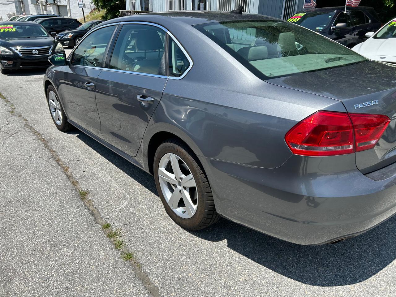 Volkswagen Passat 2.5L SE AT 2012