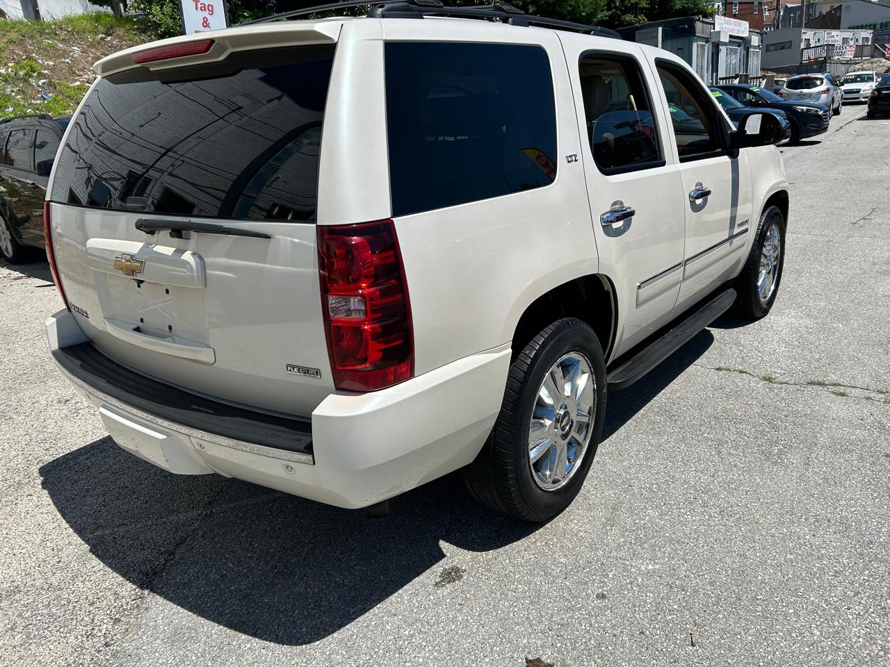 Chevrolet Tahoe LTZ 4WD 2010