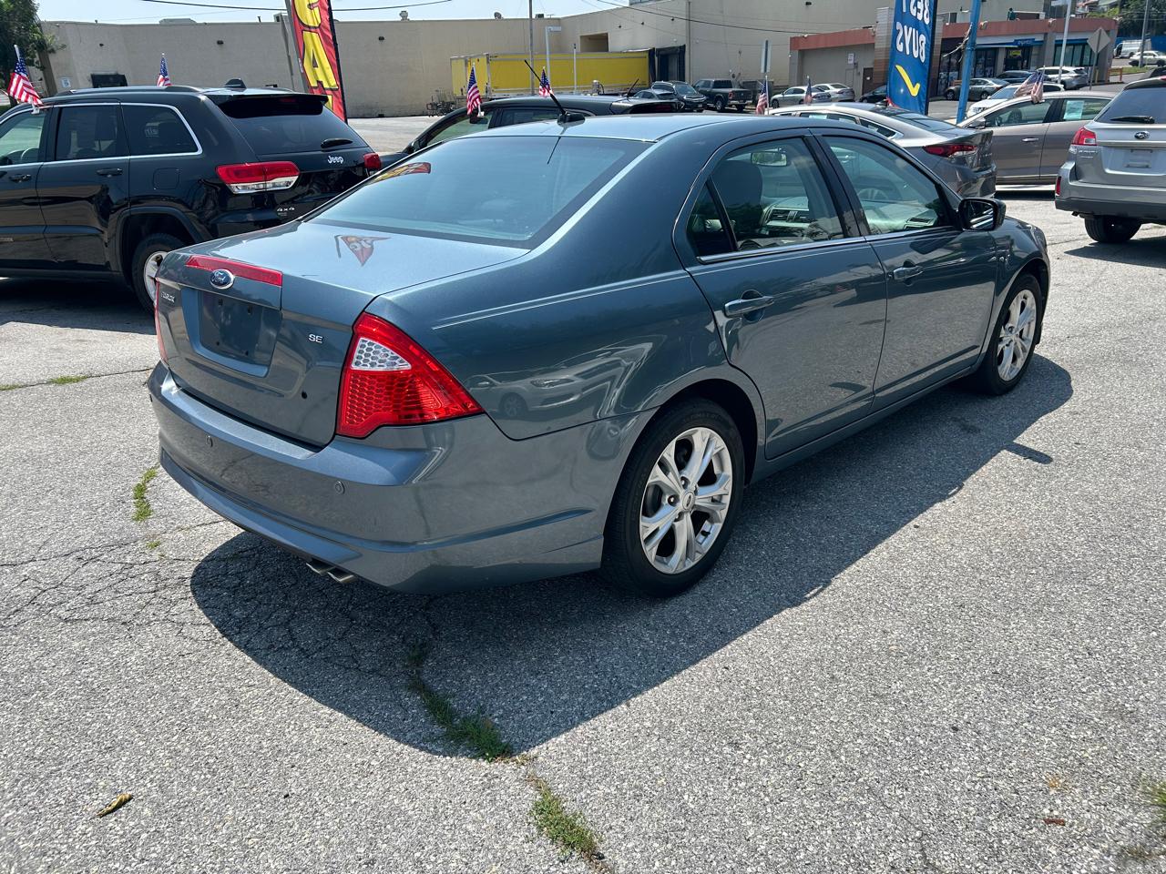 Ford Fusion SE 2012