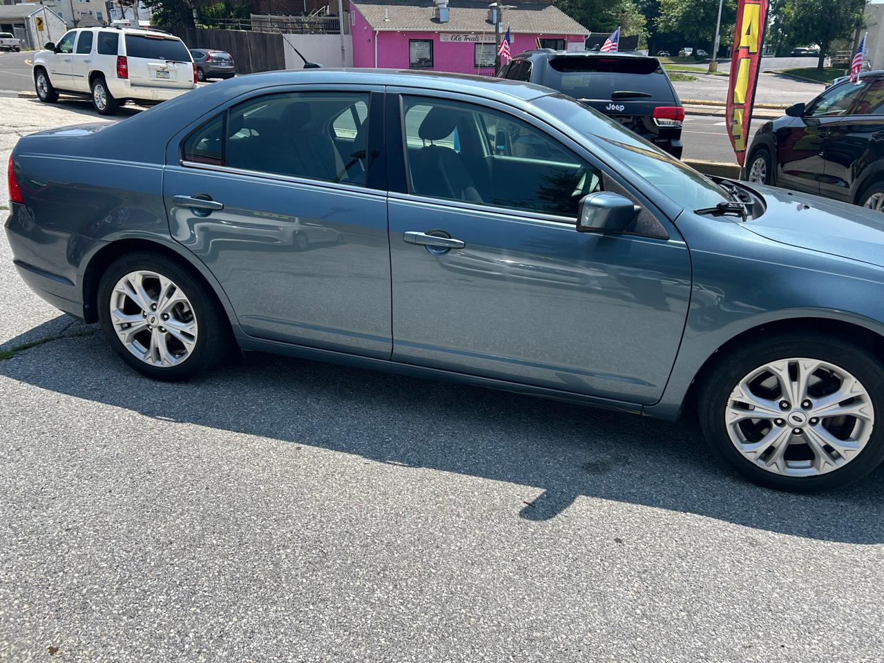 Ford Fusion SE 2012