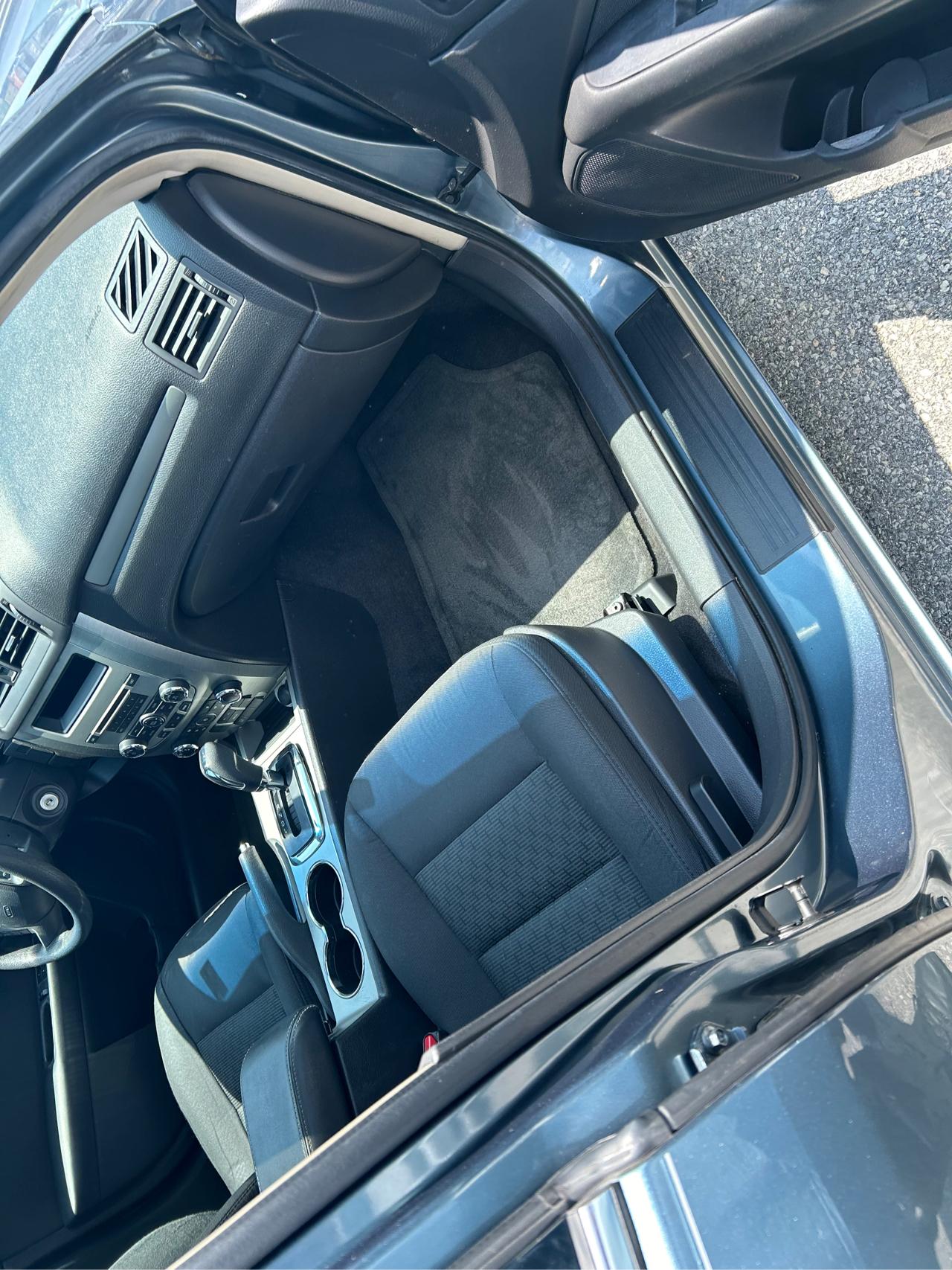 Ford Fusion SE 2012