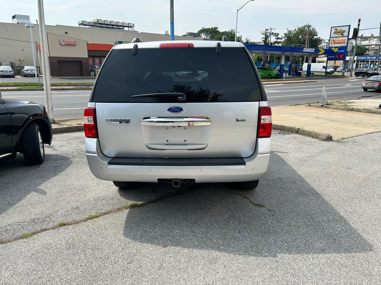 Ford Expedition EL Limited 4WD 2011