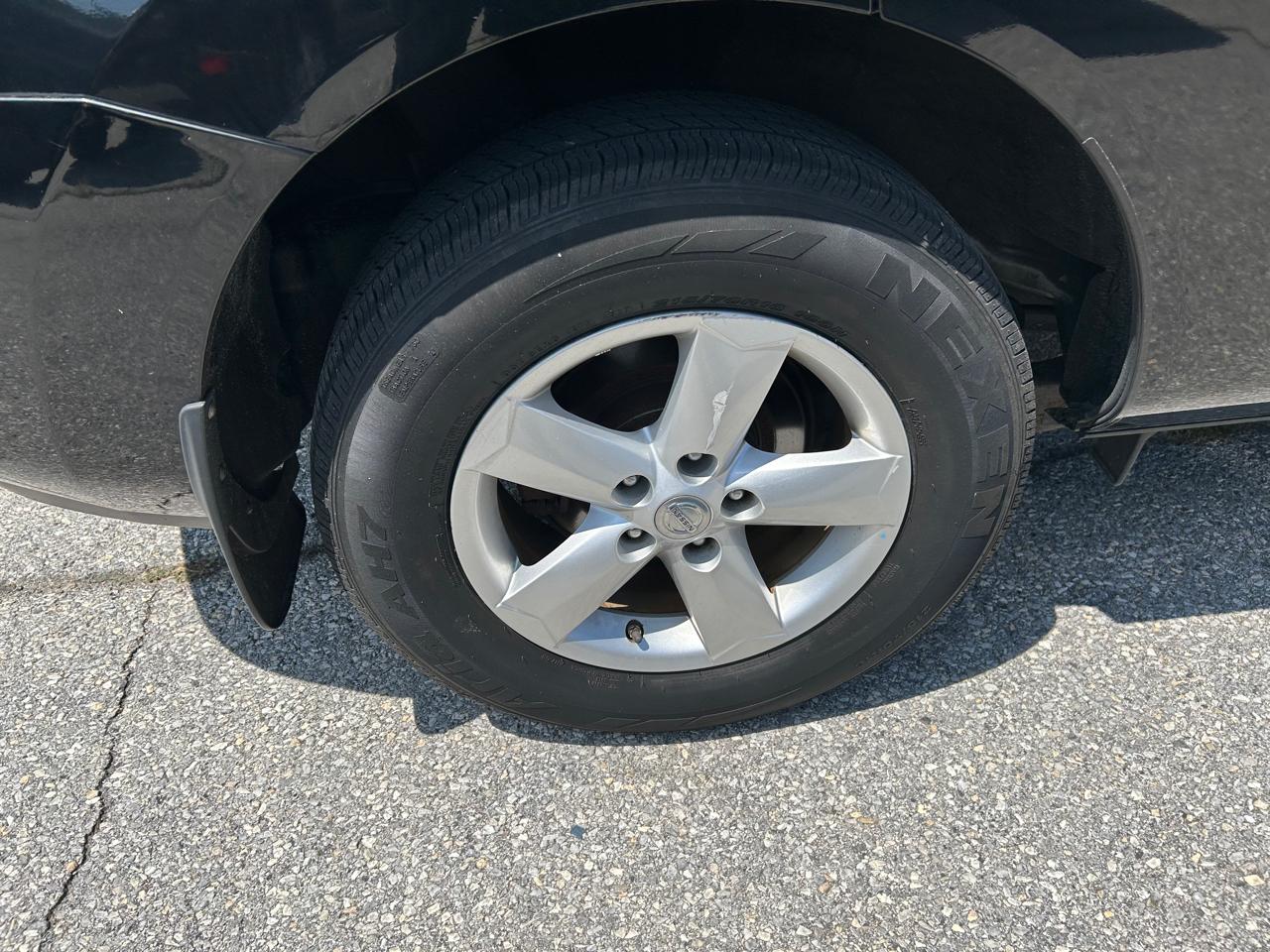 Nissan Rogue S AWD 2012