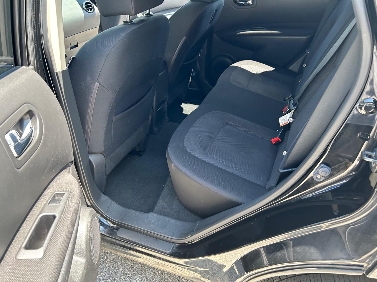 Nissan Rogue S AWD 2012