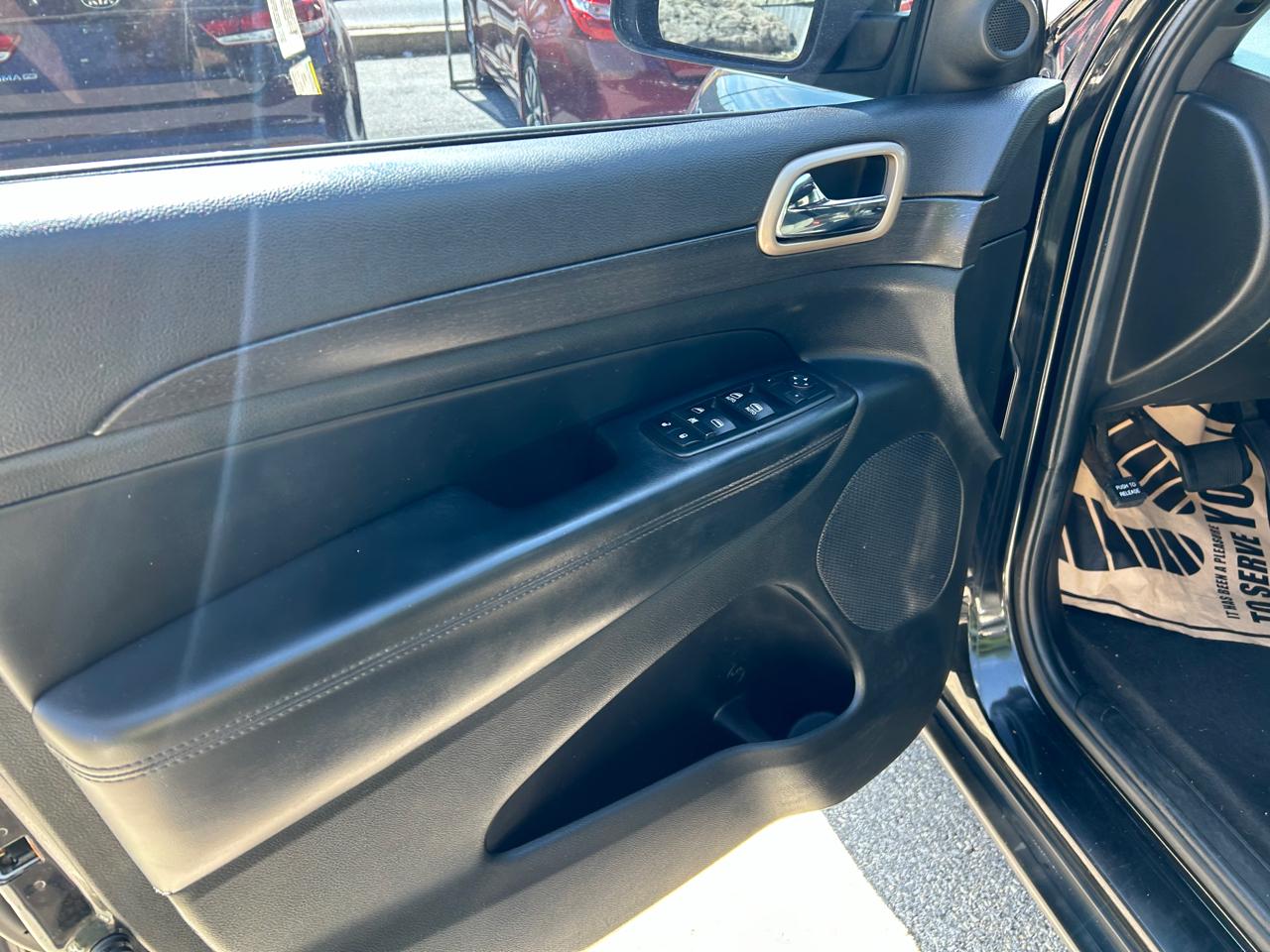 Jeep Grand Cherokee Laredo 4WD 2015