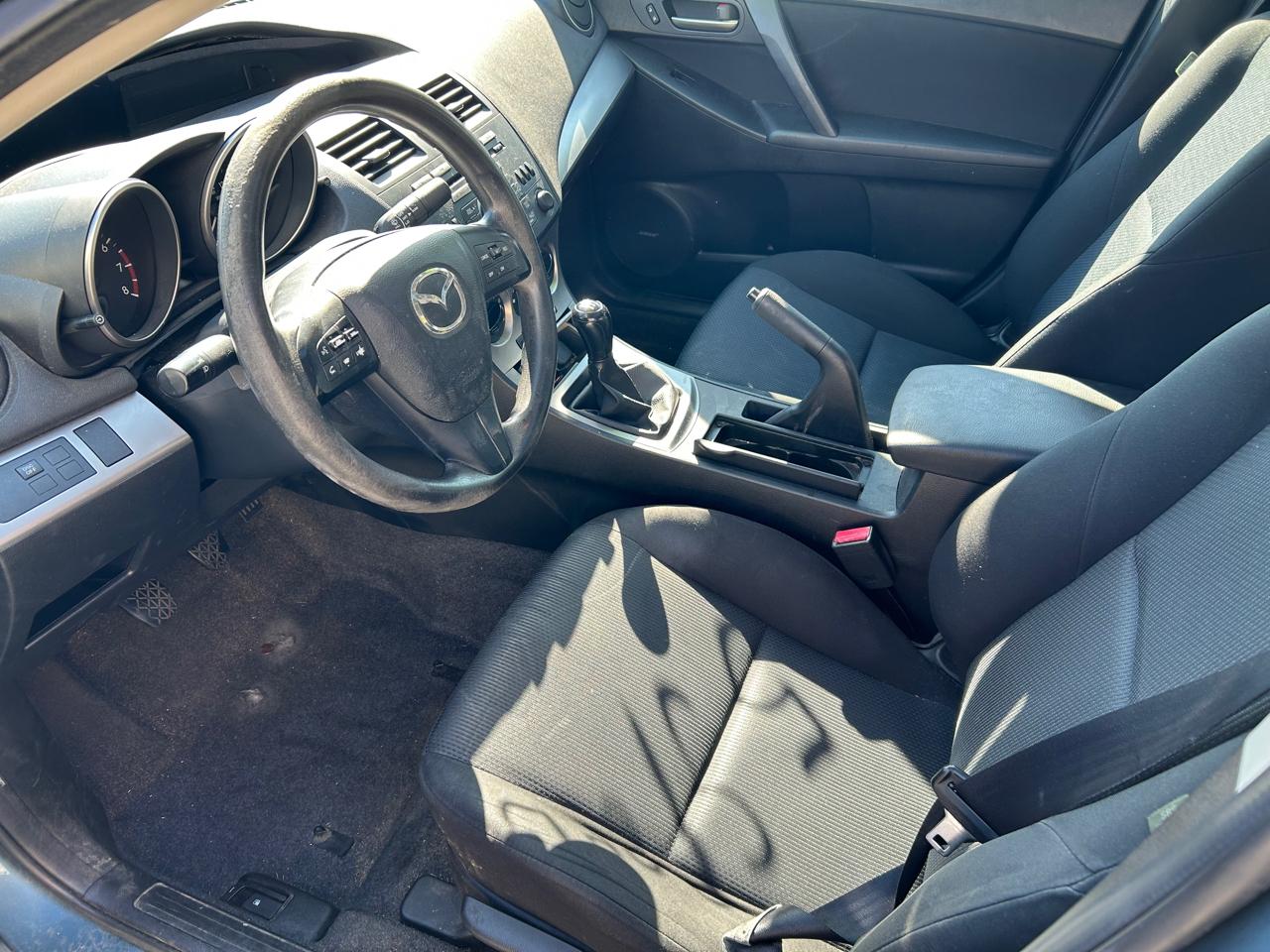 Mazda MAZDA3 i Touring 4-door 2011