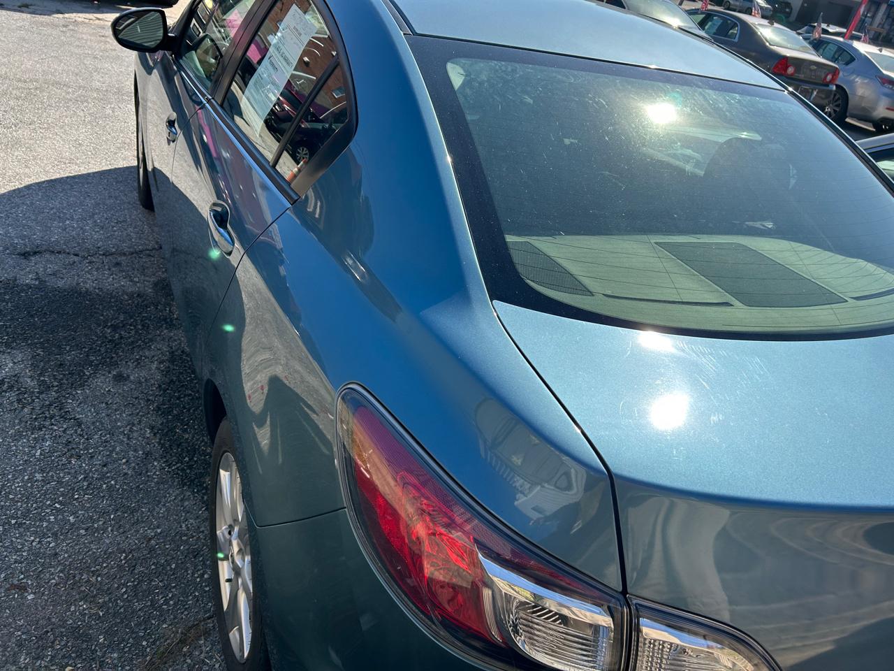 Mazda MAZDA3 i Touring 4-door 2011