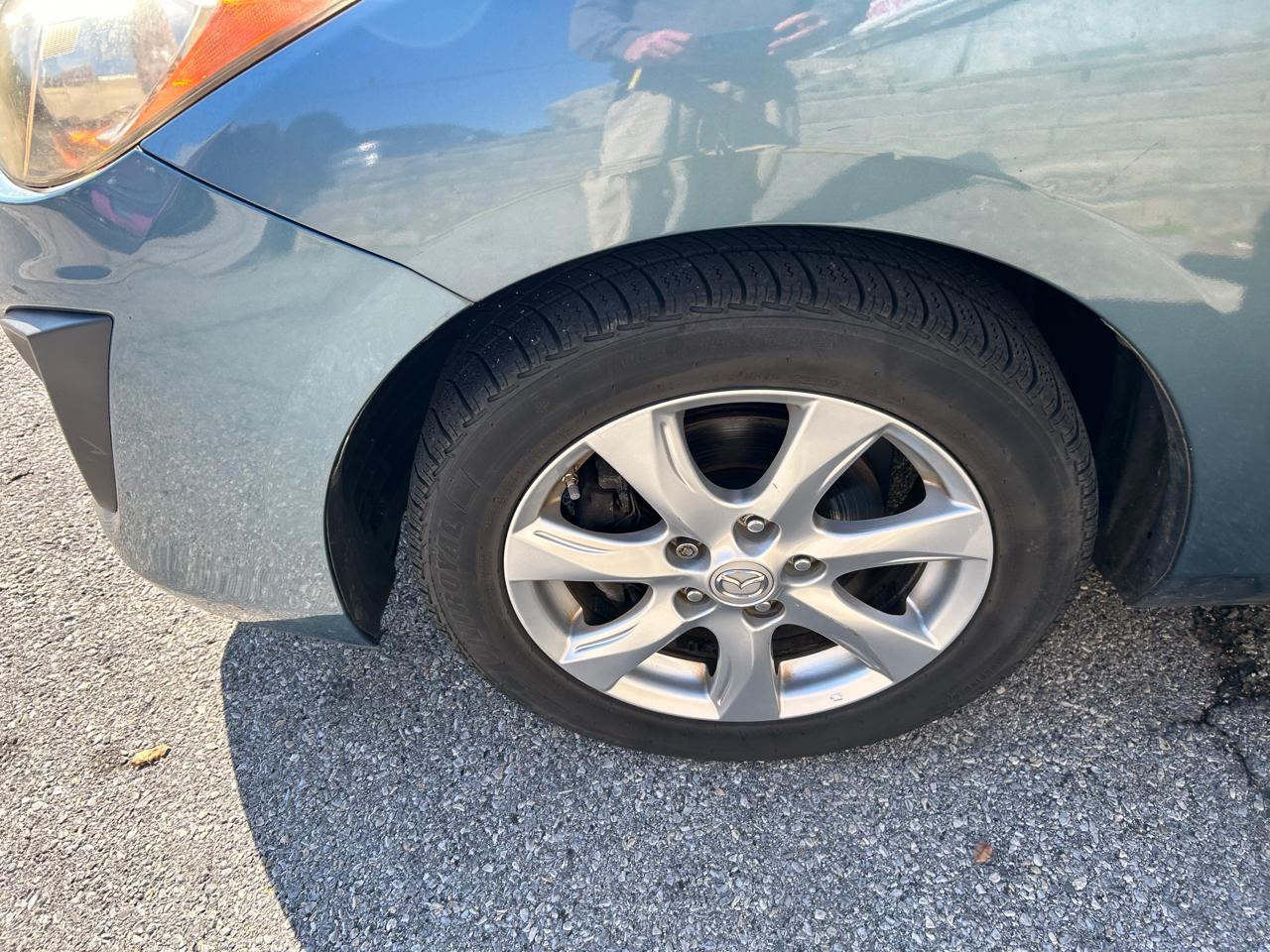 Mazda MAZDA3 i Touring 4-door 2011