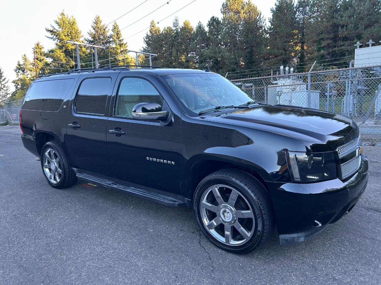 Chevrolet Suburban LT 1500 4WD 2012