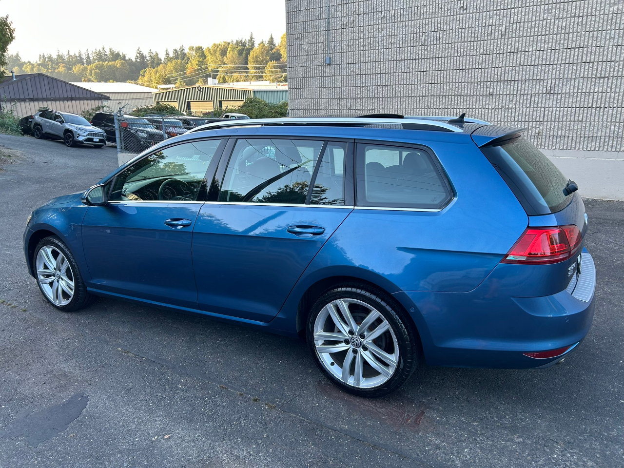 2017 Volkswagen Golf SportWagen TSI SE photo 4