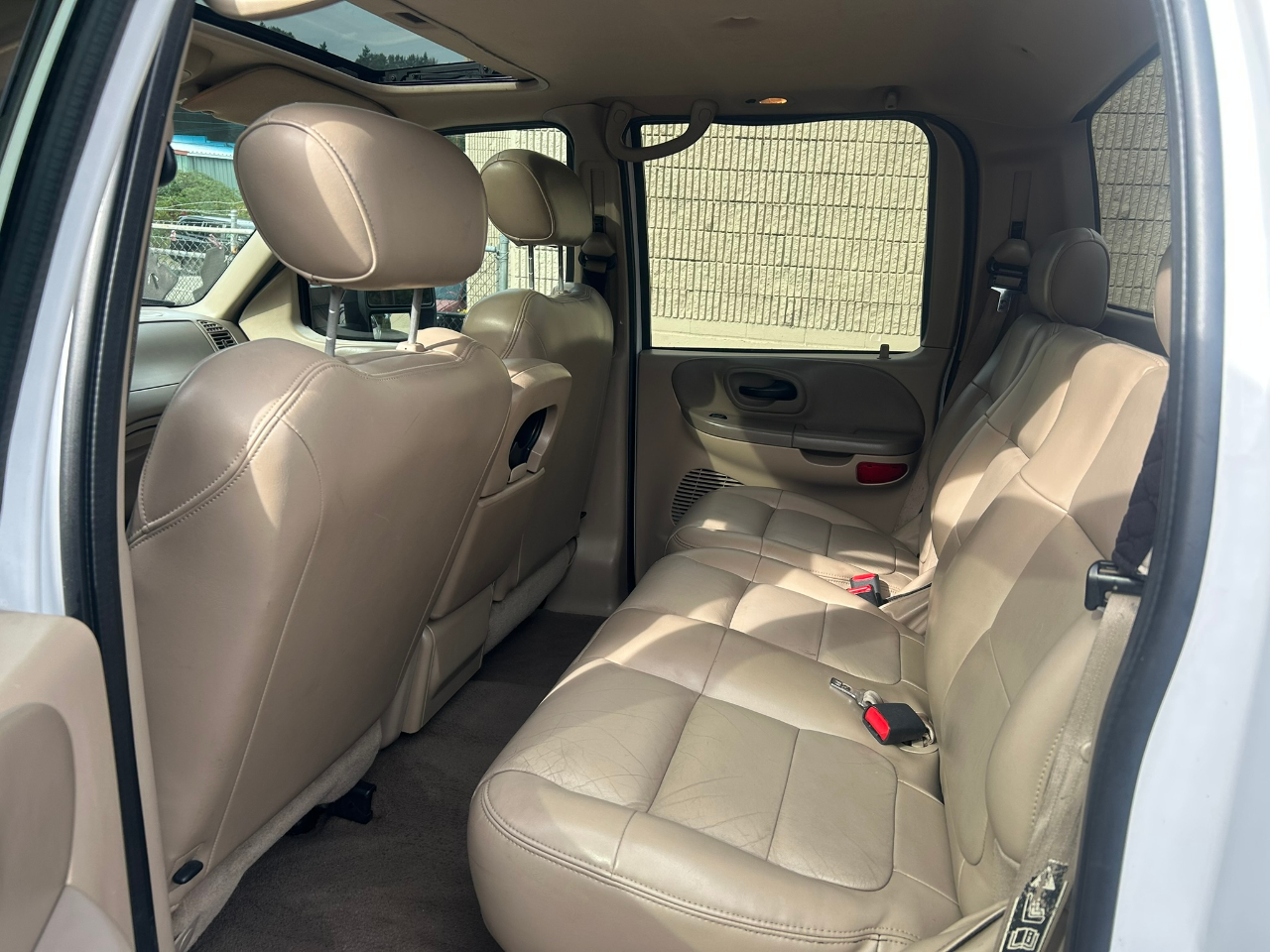 2002 Ford F-150 Lariat photo 10