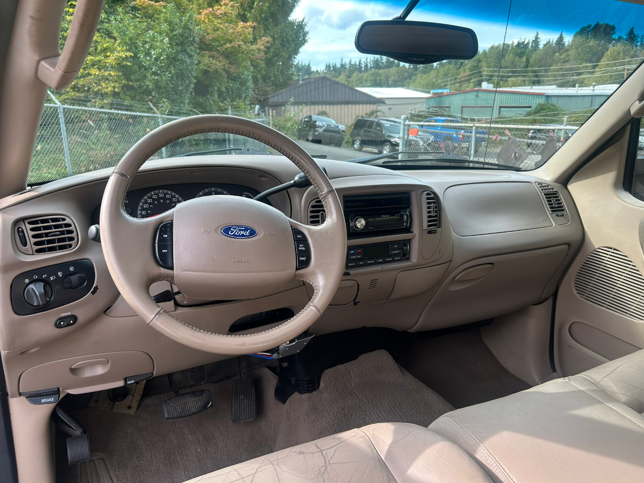 2002 Ford F-150 Lariat photo 11