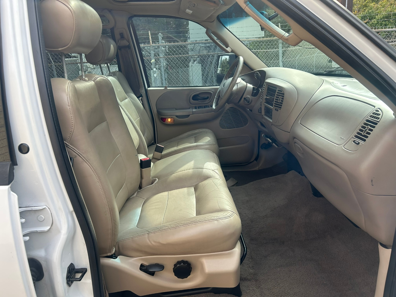 2002 Ford F-150 Lariat photo 15