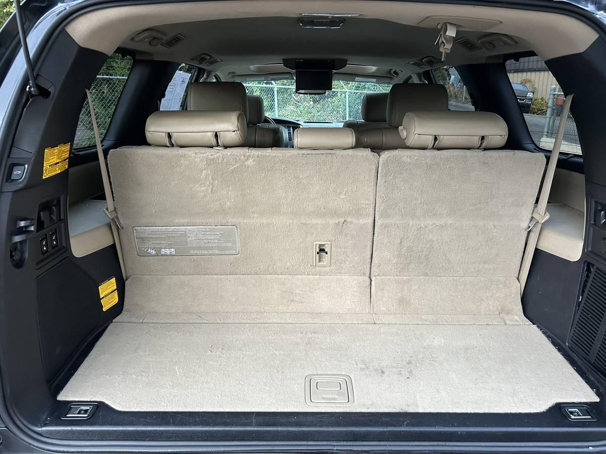 Toyota Sequoia Platinum 4WD FFV 2012