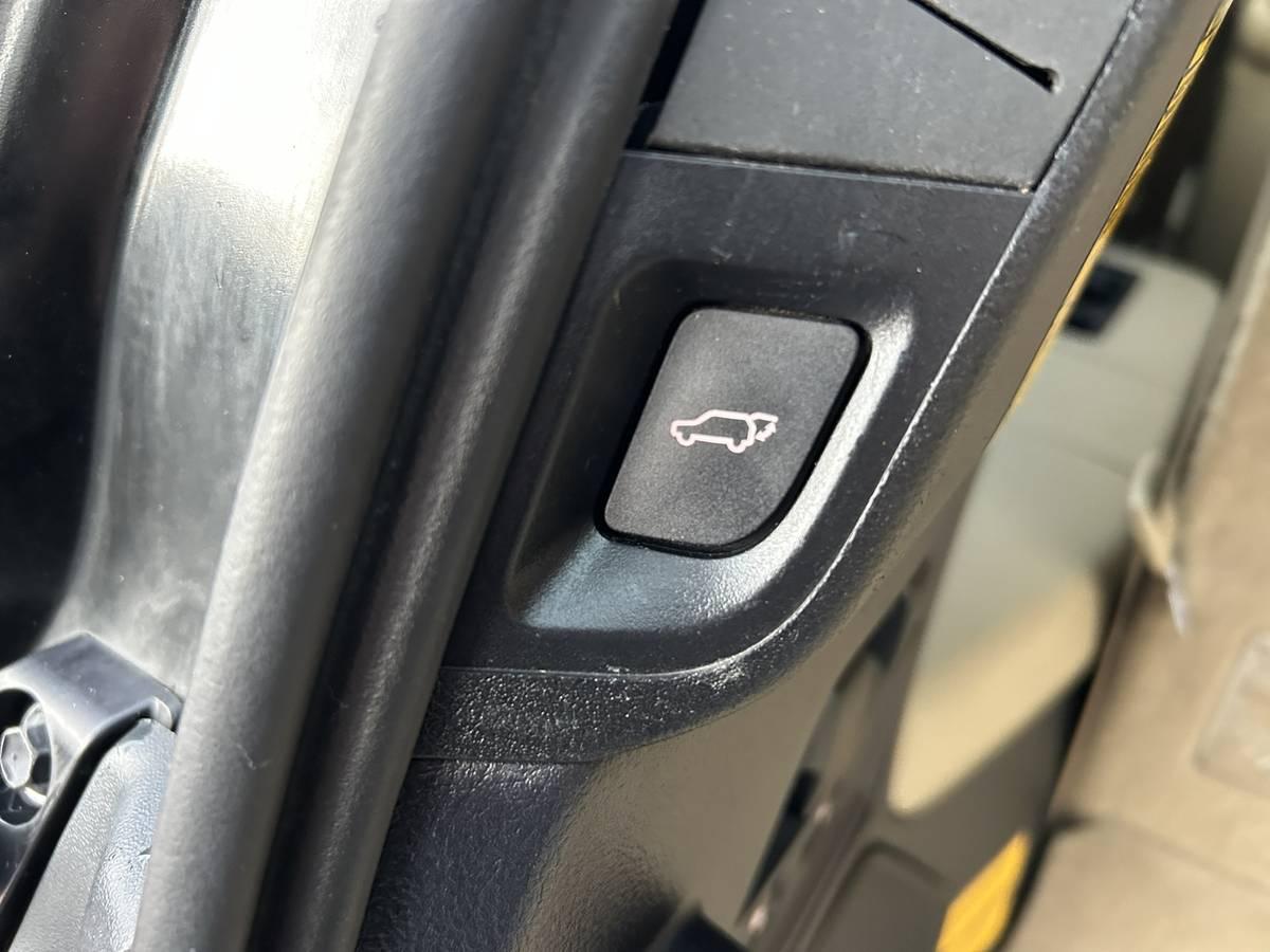 Toyota Sequoia Platinum 4WD FFV 2012