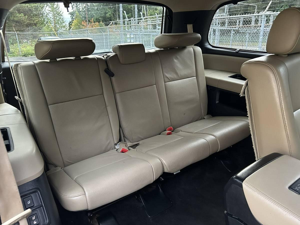 Toyota Sequoia Platinum 4WD FFV 2012