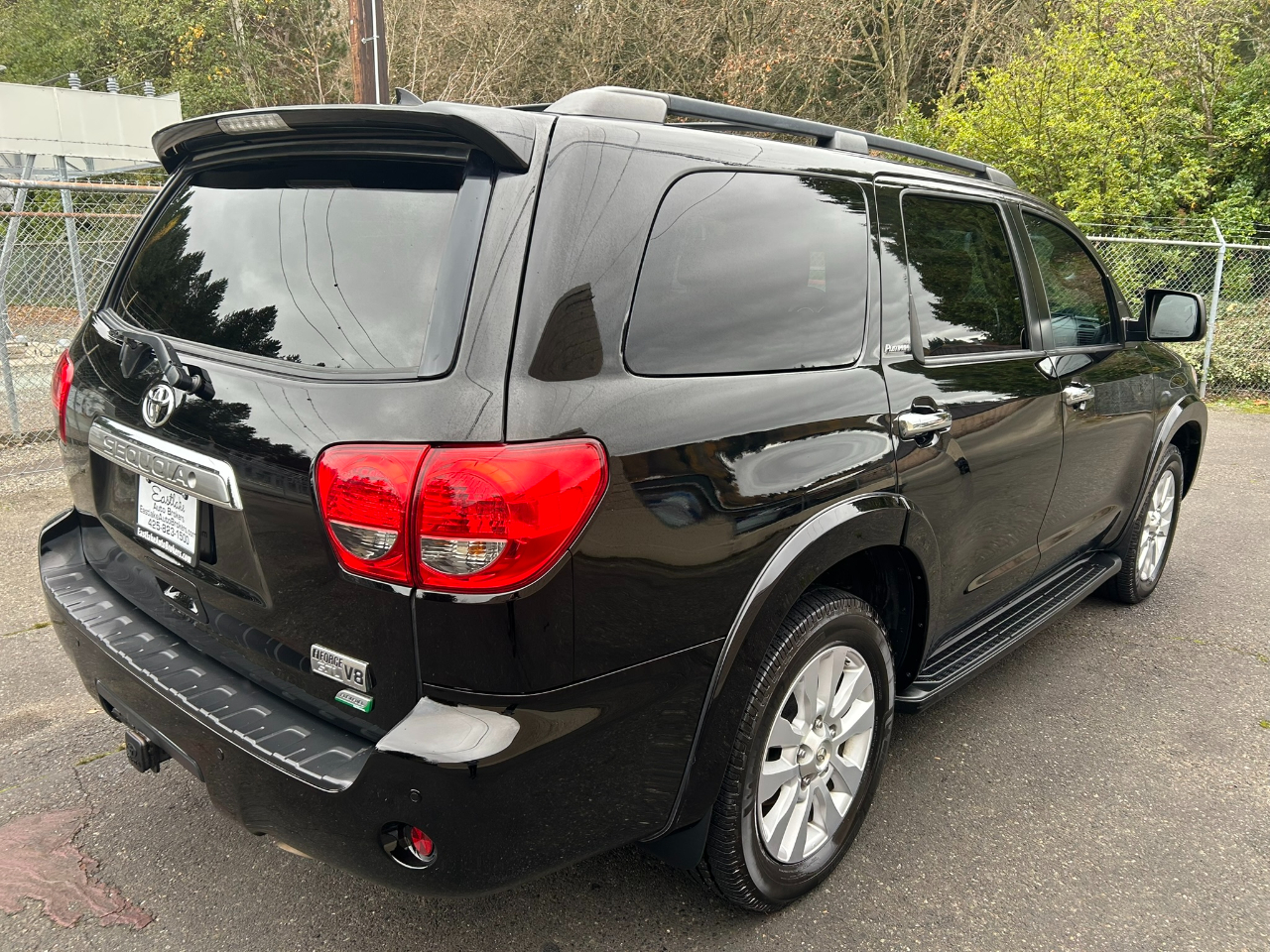 2016 Toyota Sequoia Platinum photo 3