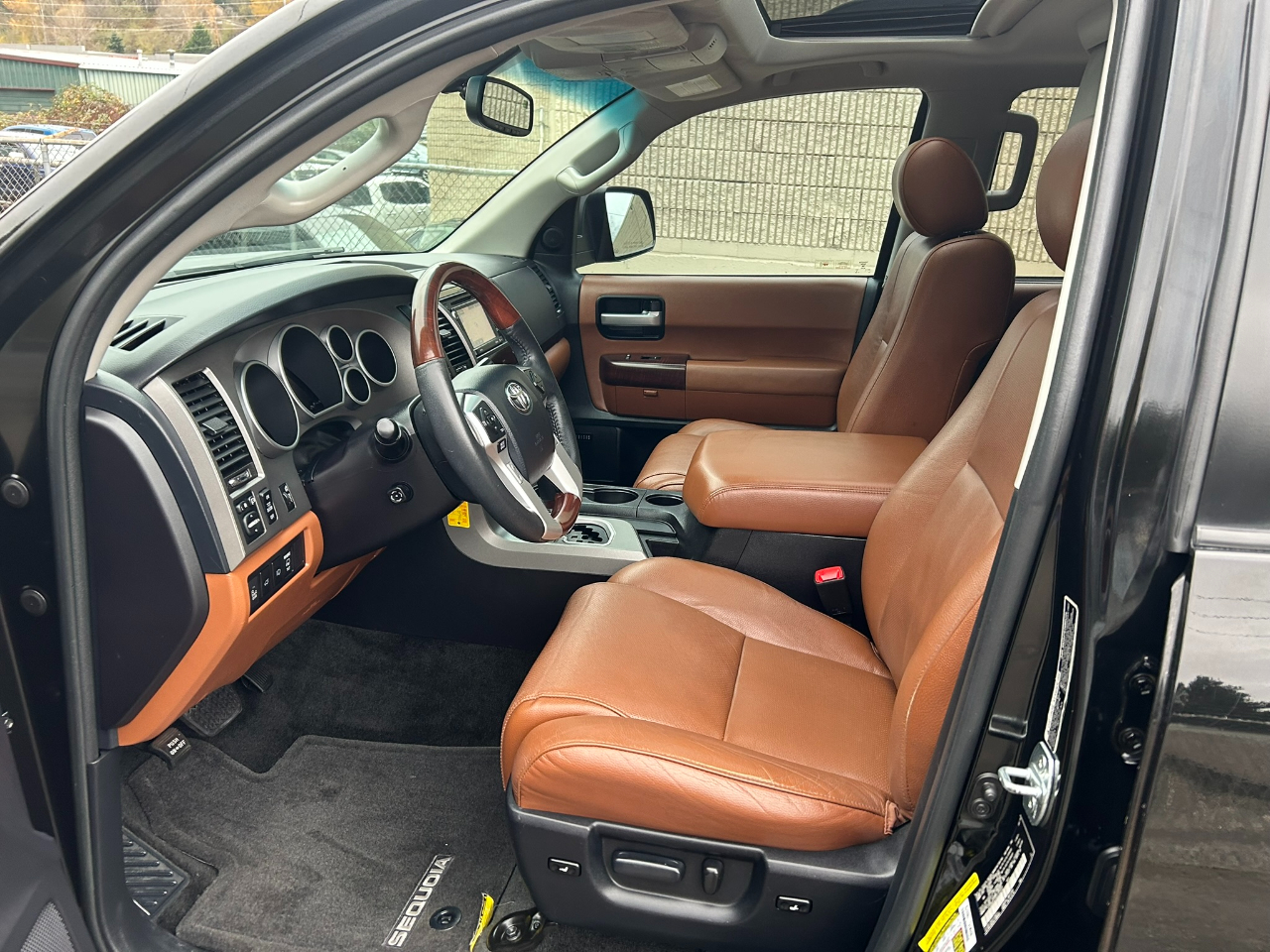 Toyota Sequoia Plantium 4WD FFV 2016