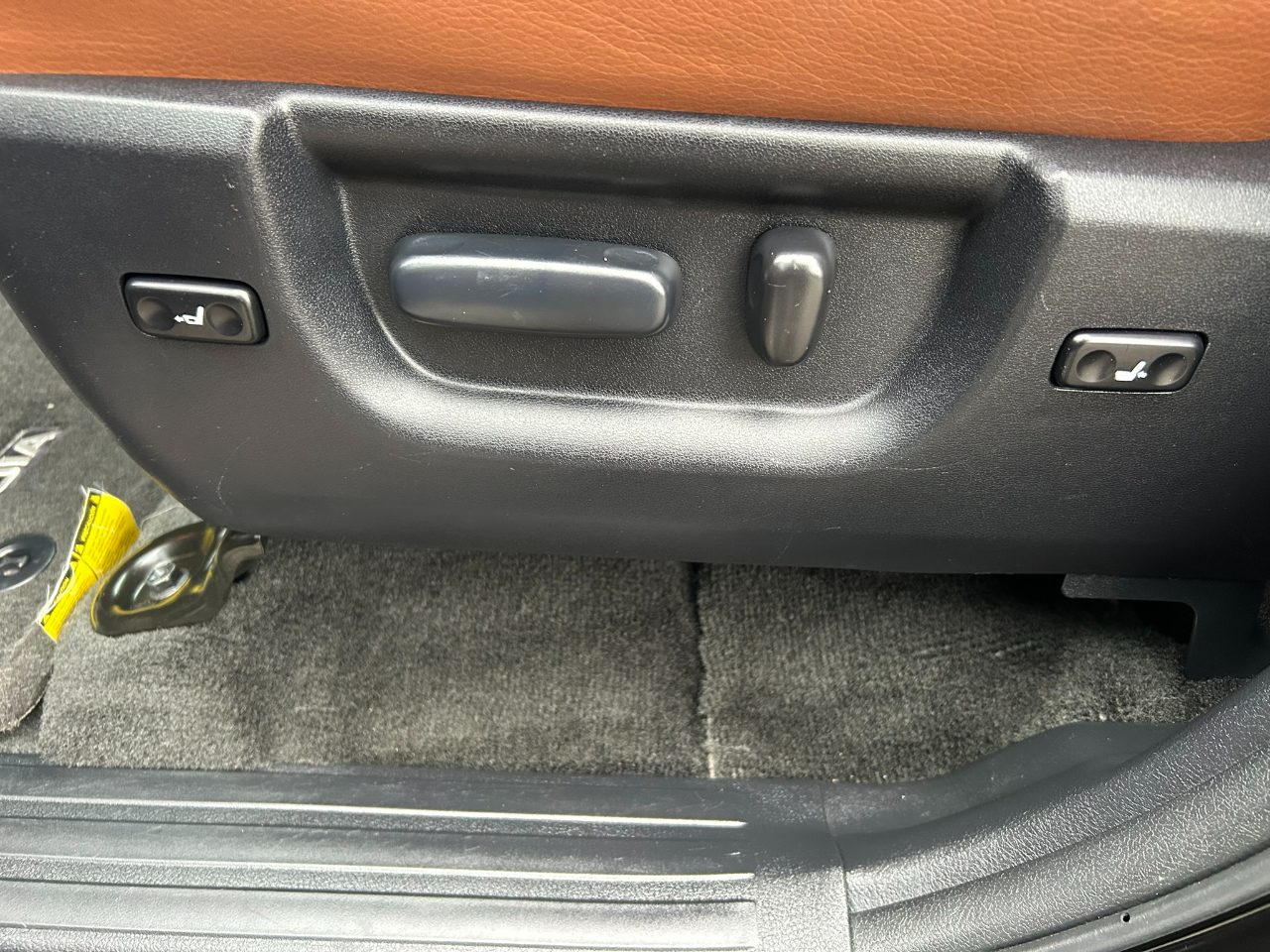 Toyota Sequoia Plantium 4WD FFV 2016