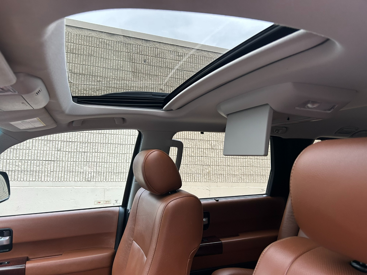 Toyota Sequoia Plantium 4WD FFV 2016