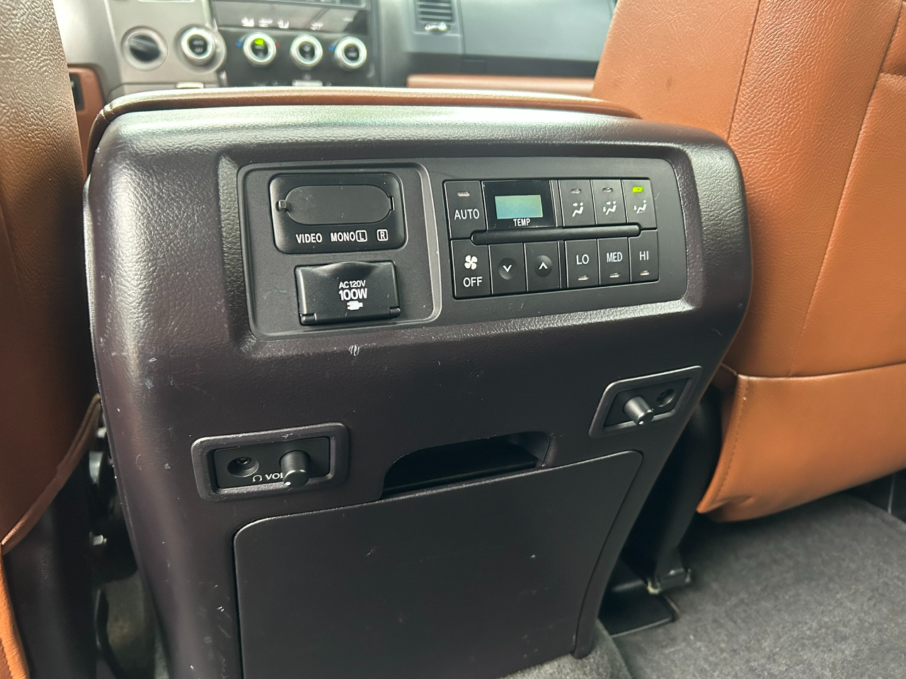Toyota Sequoia Plantium 4WD FFV 2016