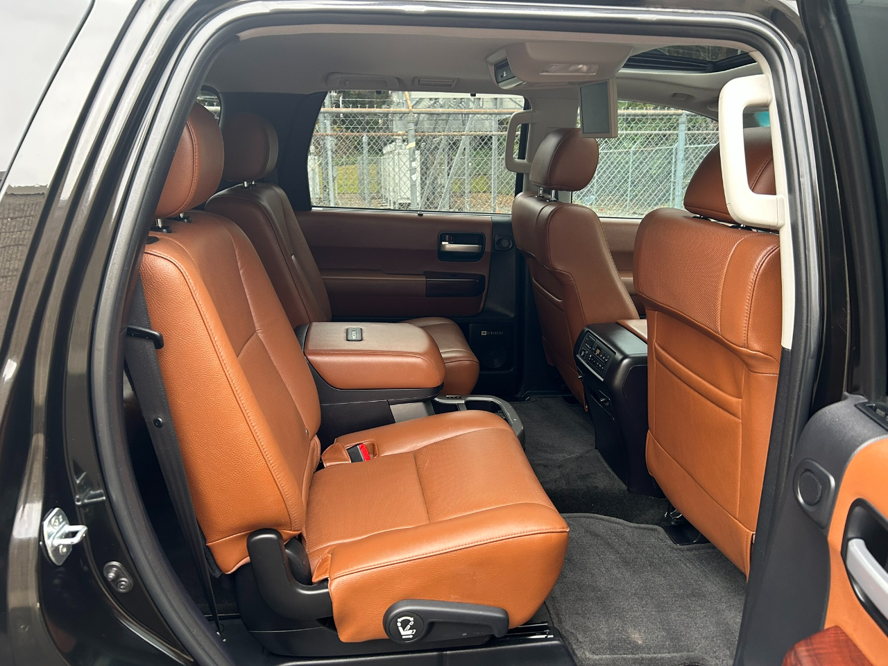 Toyota Sequoia Plantium 4WD FFV 2016