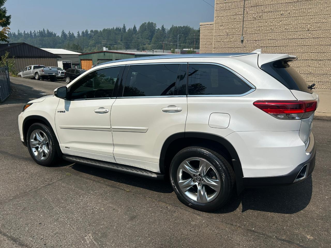 Toyota Highlander Hybrid Limited AWD 2019