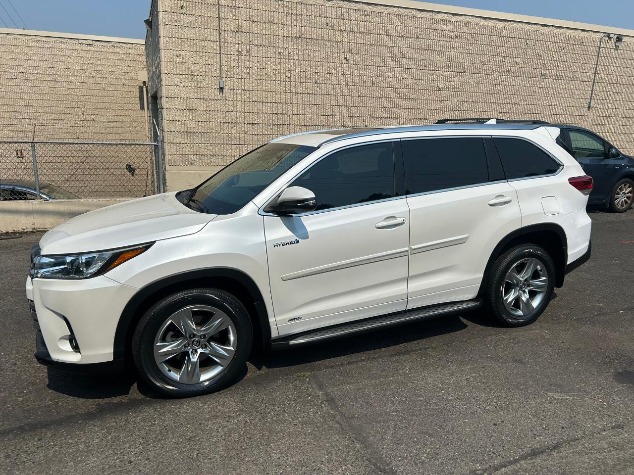 Toyota Highlander Hybrid Limited AWD 2019
