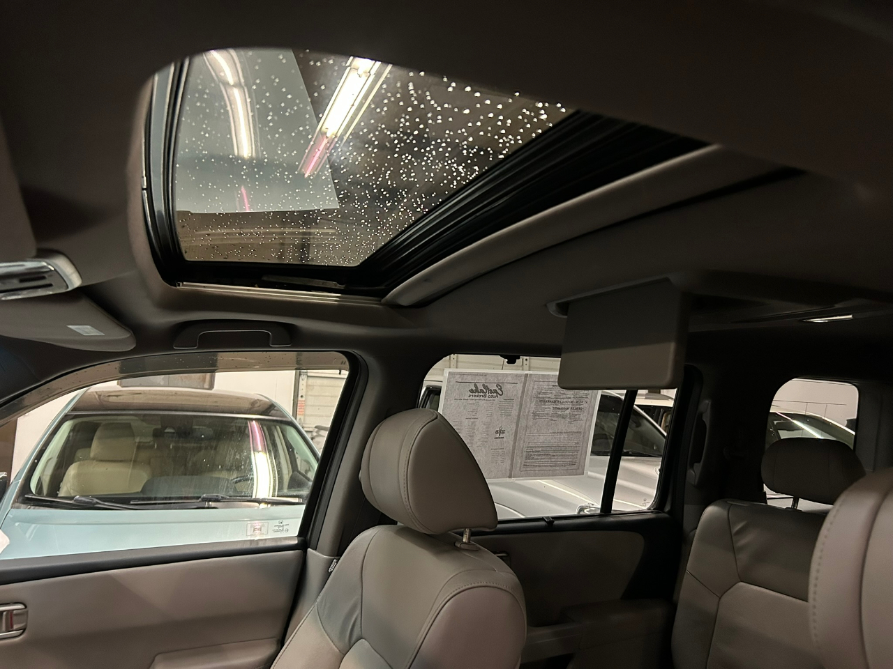 Honda Pilot Touring 4WD 5-Spd AT with DVD 2011