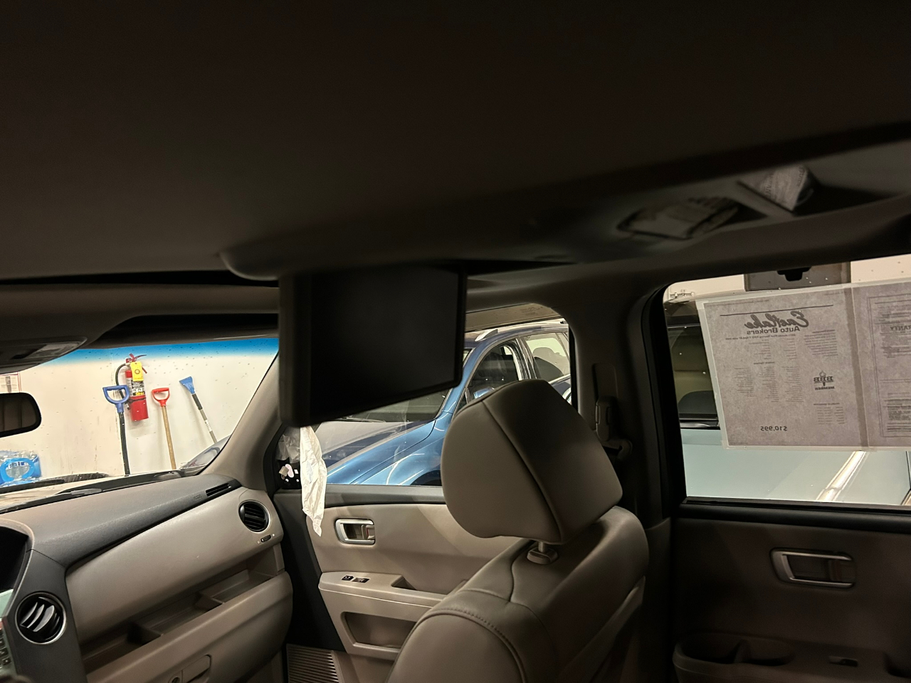 Honda Pilot Touring 4WD 5-Spd AT with DVD 2011