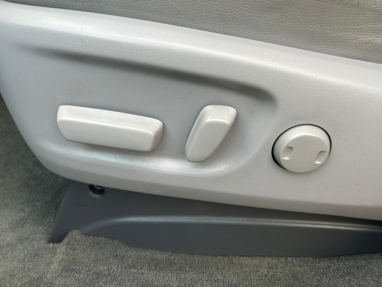 Toyota Sienna XLE 7-Passenger AWD 2017