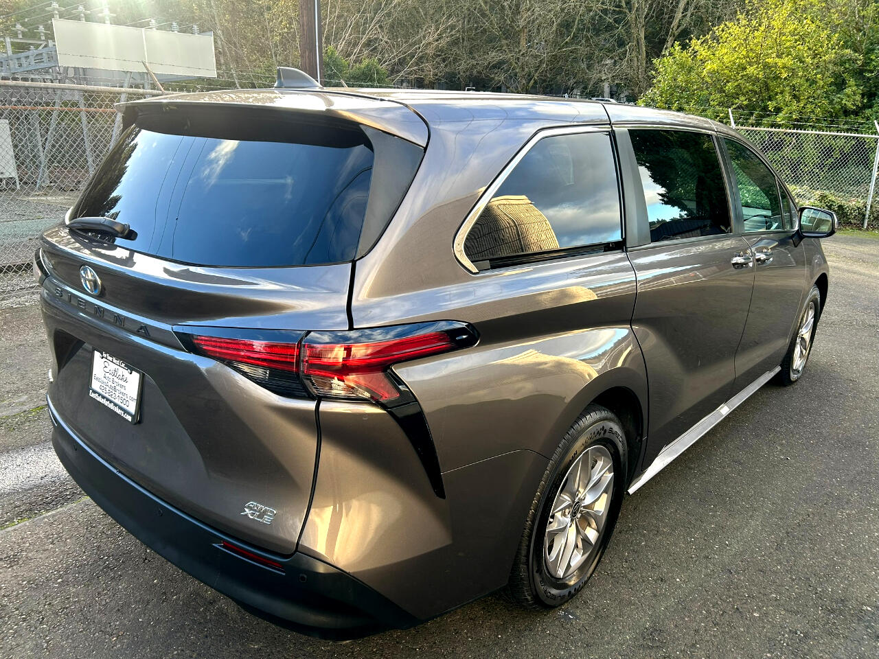 Toyota Sienna XLE 7-Passenger AWD 2022