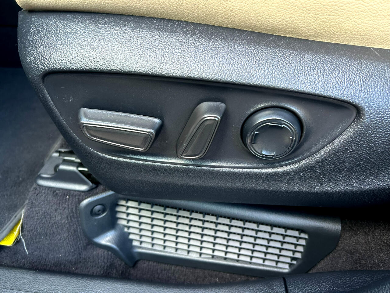 Toyota Sienna XLE 7-Passenger AWD 2022