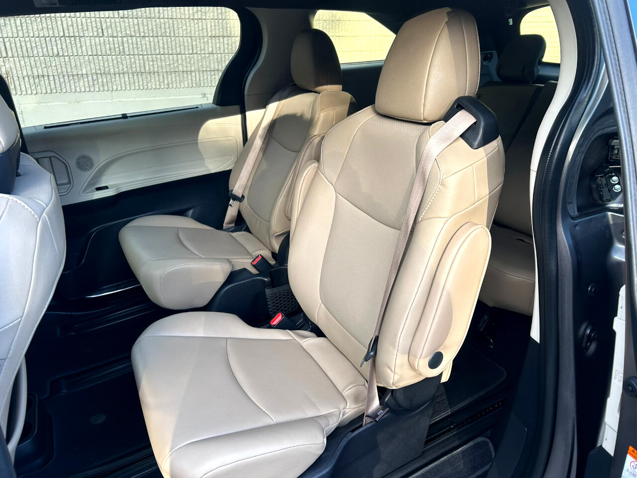 Toyota Sienna XLE 7-Passenger AWD 2022