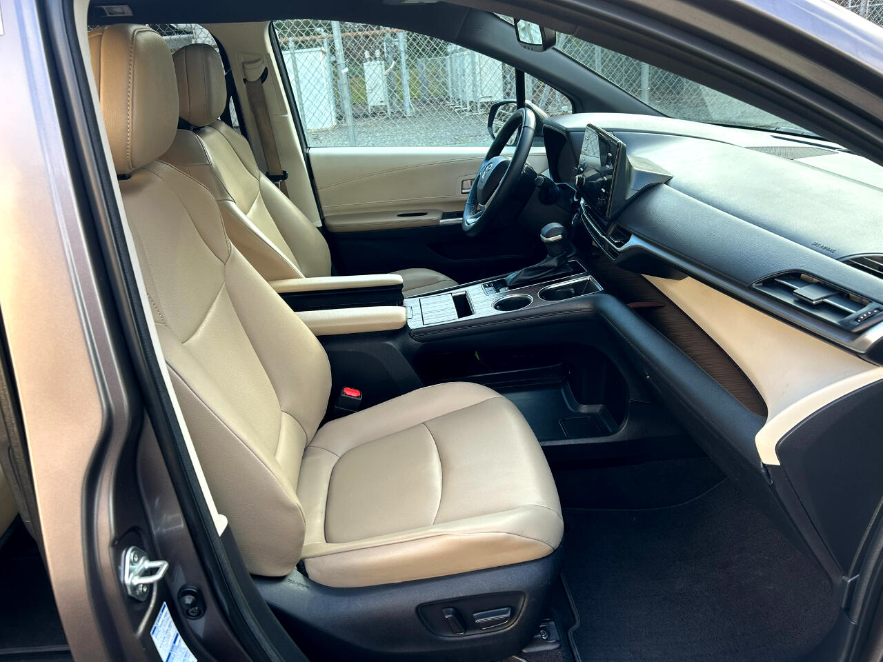 Toyota Sienna XLE 7-Passenger AWD 2022