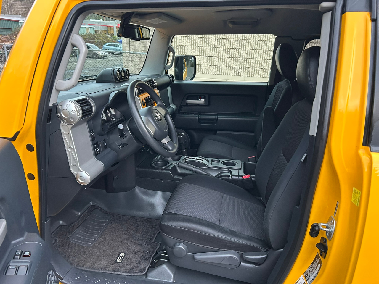 Toyota FJ Cruiser 4WD AT 2010