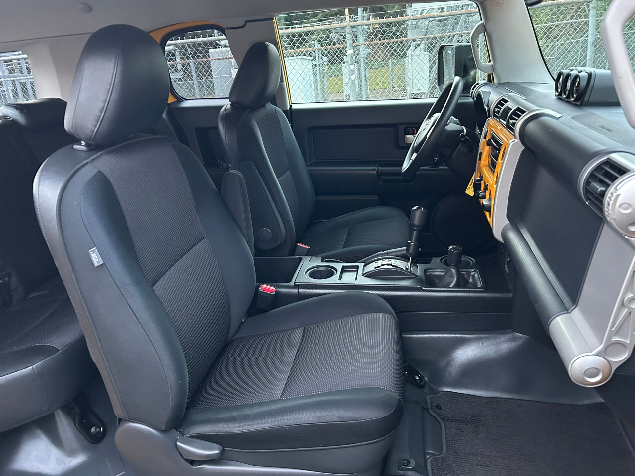 Toyota FJ Cruiser 4WD AT 2010