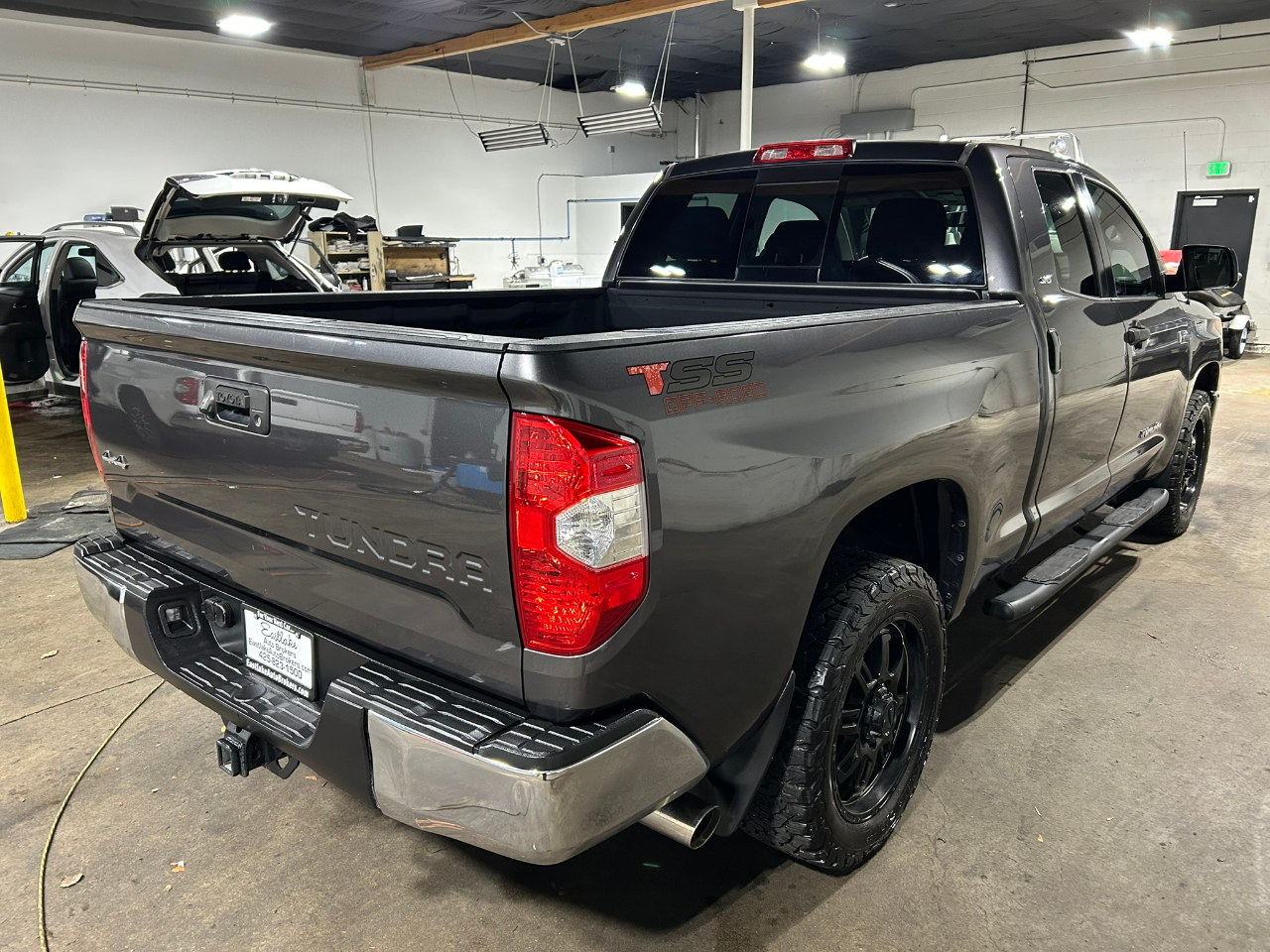 Toyota Tundra SR5 5.7L V8 FFV Double Cab 4WD 2016